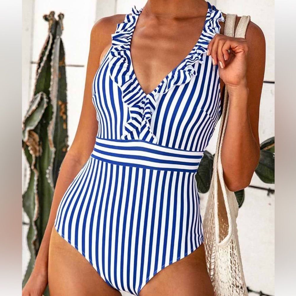 CUPSHE Blue and White Striped Ruffle Swimsuit NWOT liner intact